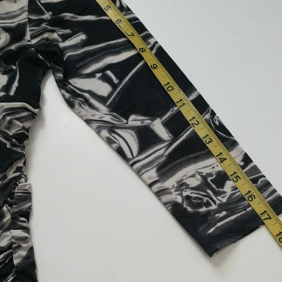 Carmen Marc Valvo Black and White Patterned Cowl Neckline Three-quarter Sleeve.S - Picture 13 of 14